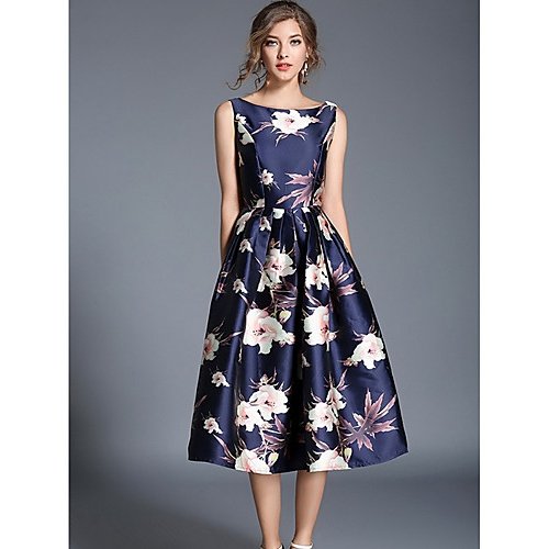 Women spend daily, on vacation, go chic line, swing dress, flower